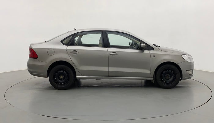 2014 Skoda Rapid 1.6 MPI AMBITION PLUS AT, Petrol, Automatic, 64,784 km, Right Side