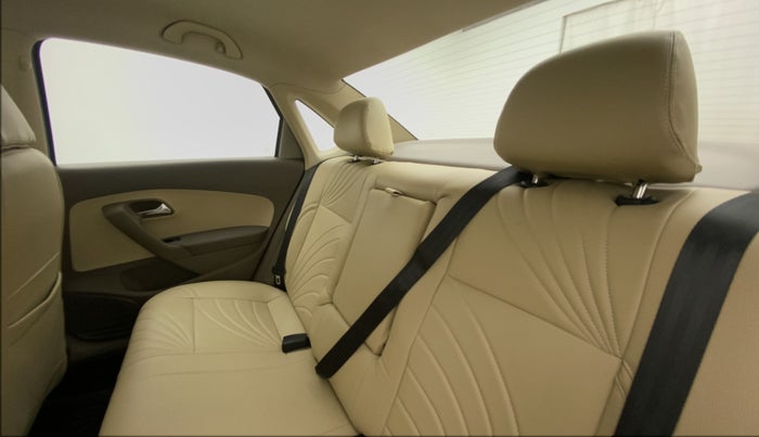 2014 Skoda Rapid 1.6 MPI AMBITION PLUS AT, Petrol, Automatic, 64,784 km, Right Side Rear Door Cabin