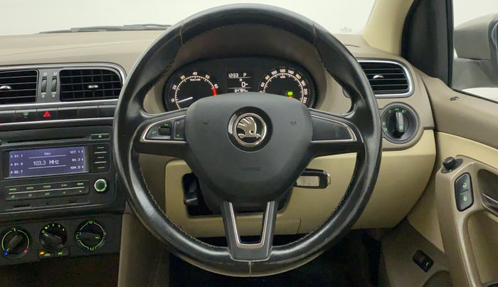 2014 Skoda Rapid 1.6 MPI AMBITION PLUS AT, Petrol, Automatic, 64,784 km, Steering Wheel Close Up