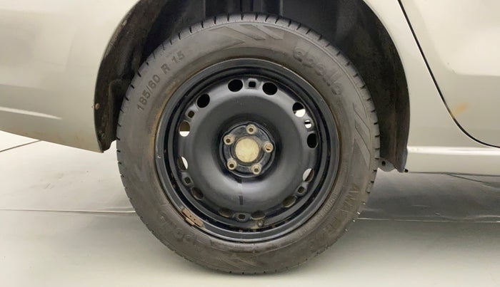 2014 Skoda Rapid 1.6 MPI AMBITION PLUS AT, Petrol, Automatic, 64,784 km, Right Rear Wheel