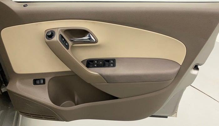 2014 Skoda Rapid 1.6 MPI AMBITION PLUS AT, Petrol, Automatic, 64,784 km, Driver Side Door Panels Control