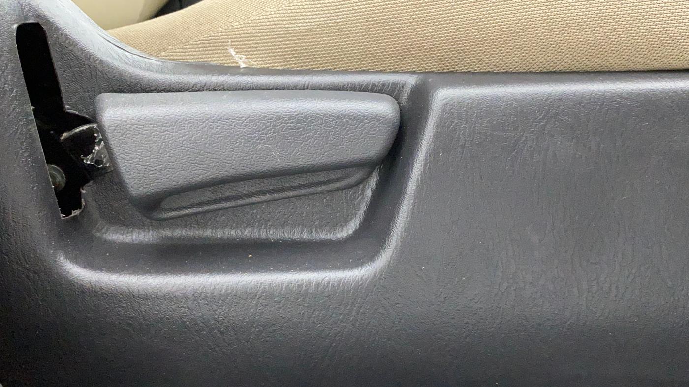 2018 Maruti Alto K10 VXI P, Petrol, Manual, 11,032 km, Driver Side Adjustment Panel