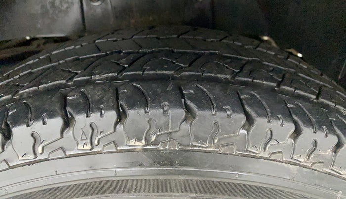 2019 Mahindra TUV300 T6+, Diesel, Manual, 21,665 km, Left Rear Tyre Tread