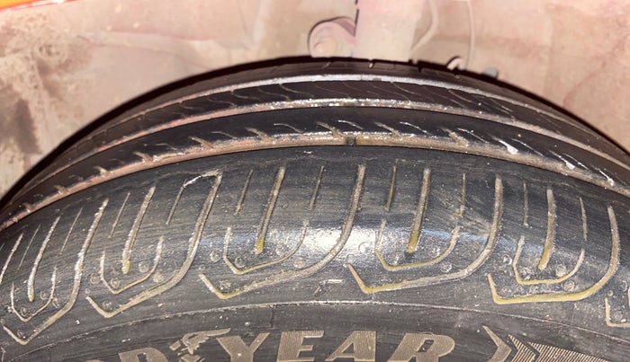 2015 Honda Jazz 1.2L I-VTEC V AT, Petrol, Automatic, 76,301 km, Left Front Tyre Tread