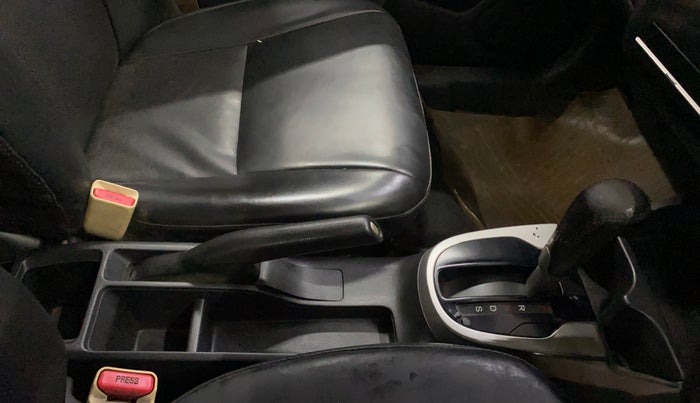2015 Honda Jazz 1.2L I-VTEC V AT, Petrol, Automatic, 76,301 km, Gear Lever