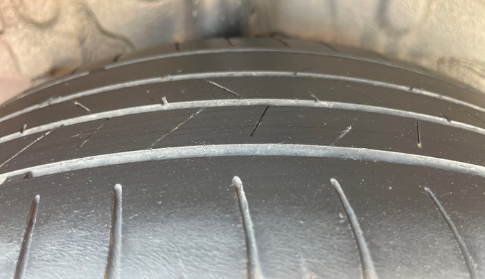 2023 Hyundai NEW I20 Sportz 1.2 IVT, Petrol, Automatic, 59,179 km, Right Rear Tyre Tread