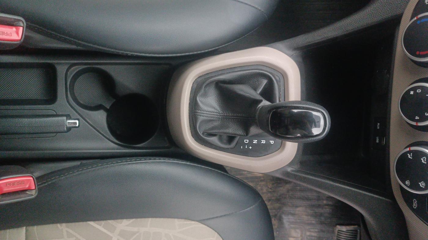 2018 Hyundai Grand i10 SPORTZ AT 1.2 KAPPA VTVT, Petrol, Automatic, 39,170 km, Gear Lever