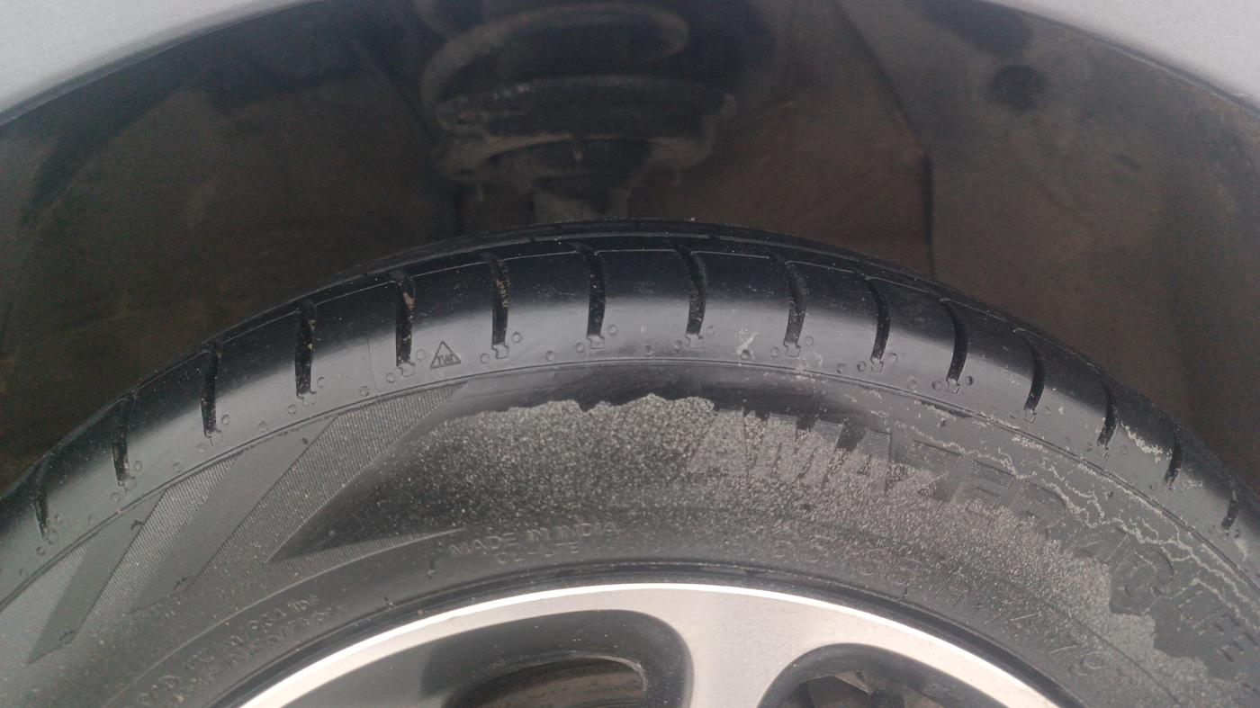 2018 Hyundai Grand i10 SPORTZ AT 1.2 KAPPA VTVT, Petrol, Automatic, 39,170 km, Right Front Tyre Tread