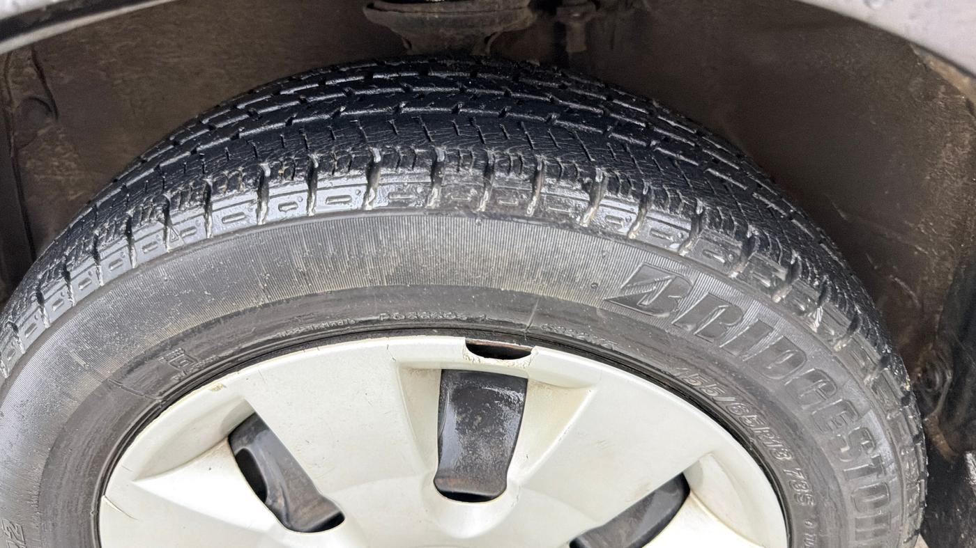 2017 Maruti Alto K10 VXI (O) AMT, Petrol, Automatic, 19,363 km, Left Front Tyre Tread