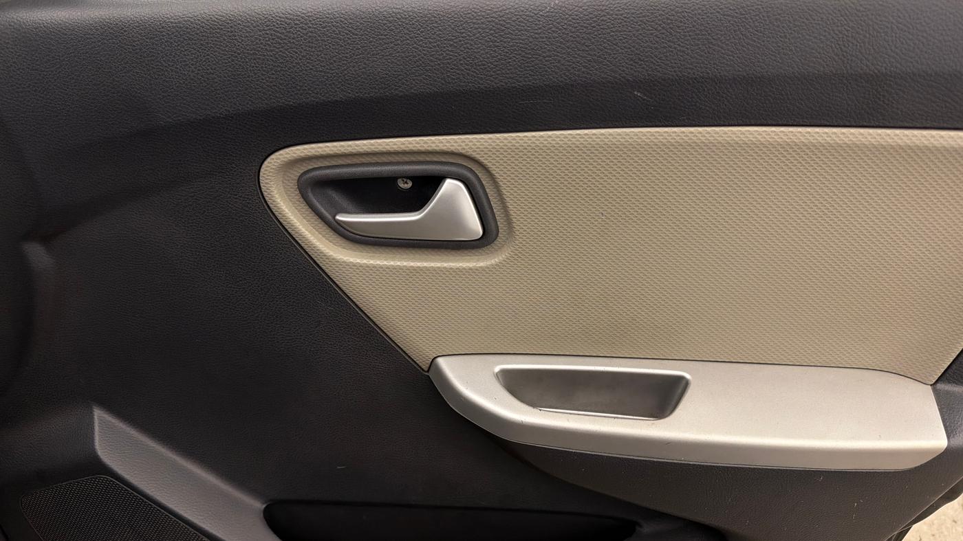 2017 Maruti Alto K10 VXI (O) AMT, Petrol, Automatic, 19,363 km, Driver Side Door Panels Control