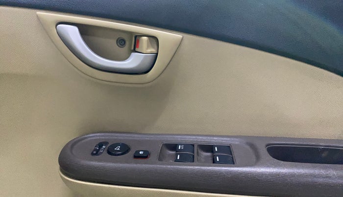 2013 Honda Brio VX AT, Petrol, Automatic, 97,665 km, Driver Side Door Panels Control