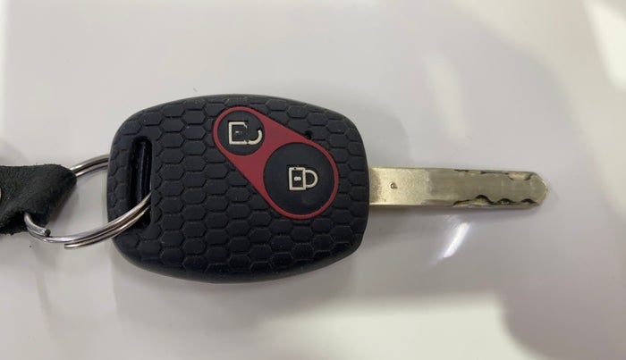 2013 Honda Brio VX AT, Petrol, Automatic, 97,665 km, Key Close Up