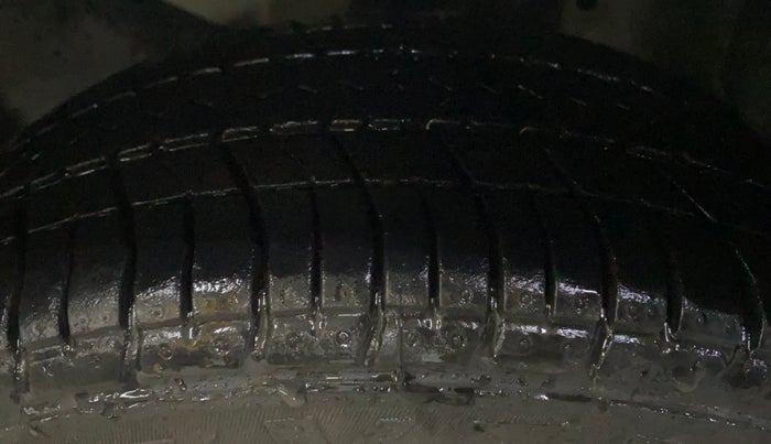 2013 Honda Brio VX AT, Petrol, Automatic, 97,665 km, Left Front Tyre Tread