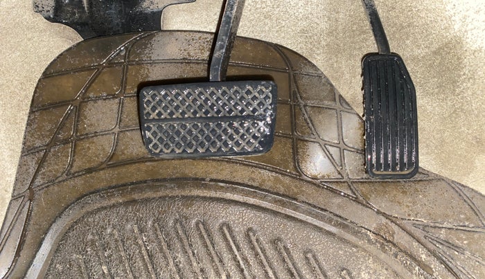 2013 Honda Brio VX AT, Petrol, Automatic, 97,665 km, Pedals