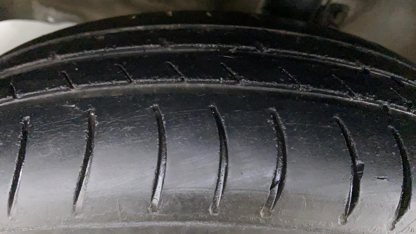 2013 Maruti Wagon R 1.0 LXI, Petrol, Manual, 39,951 km, Right Rear Tyre Tread