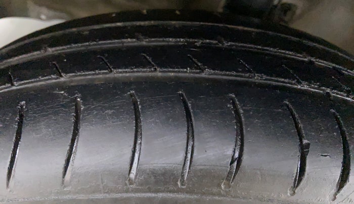 2013 Maruti Wagon R 1.0 LXI, Petrol, Manual, 39,951 km, Right Rear Tyre Tread