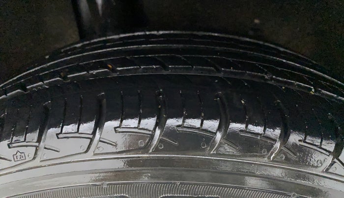 2018 Maruti Baleno DELTA CVT PETROL 1.2, Petrol, Automatic, 31,659 km, Right Rear Tyre Tread