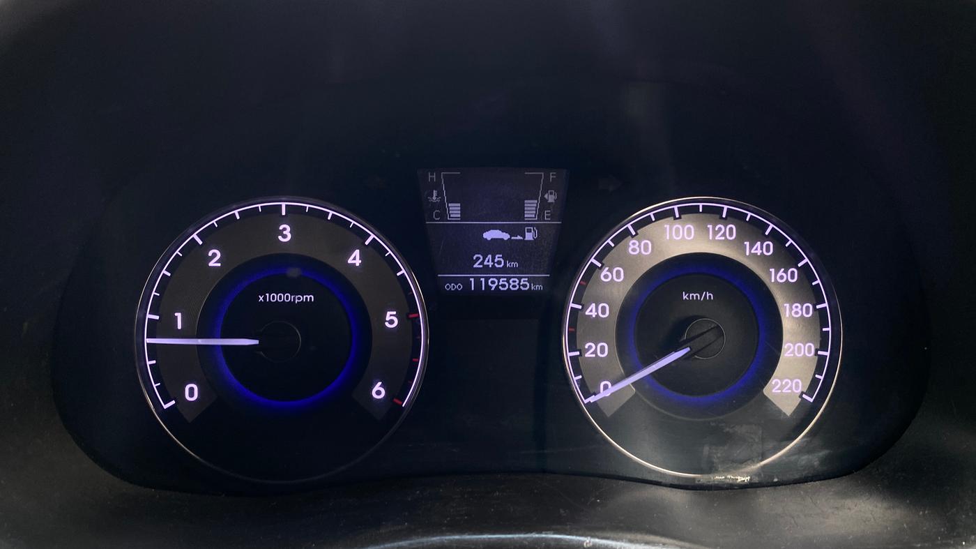 2013 Hyundai Verna FLUIDIC 1.6 CRDI SX, Diesel, Manual, 1,19,448 km, Odometer Image