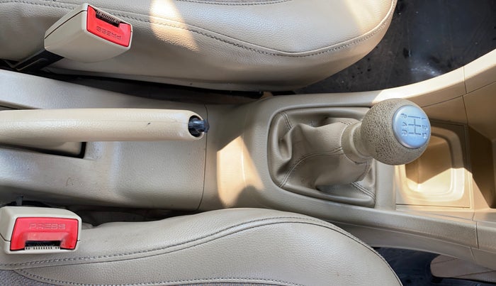2013 Maruti Swift Dzire VDI, Diesel, Manual, 1,12,188 km, Gear Lever