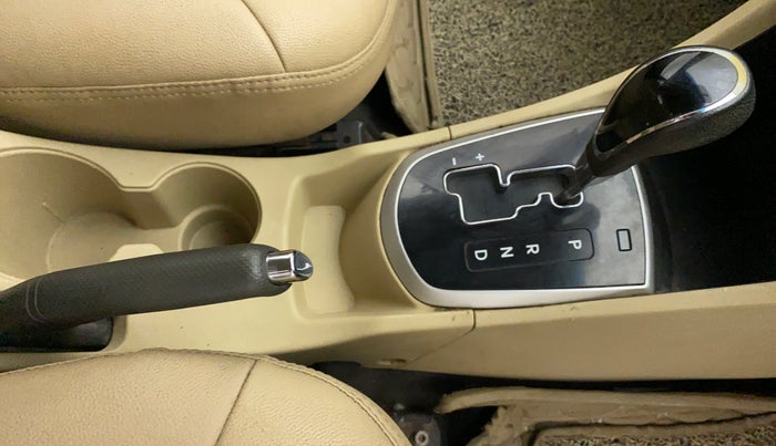 2013 Hyundai Verna FLUIDIC 1.6 EX CRDI AT, Diesel, Automatic, 87,578 km, Gear Lever