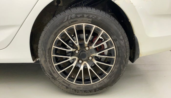 2013 Hyundai Verna FLUIDIC 1.6 EX CRDI AT, Diesel, Automatic, 87,578 km, Left Rear Wheel