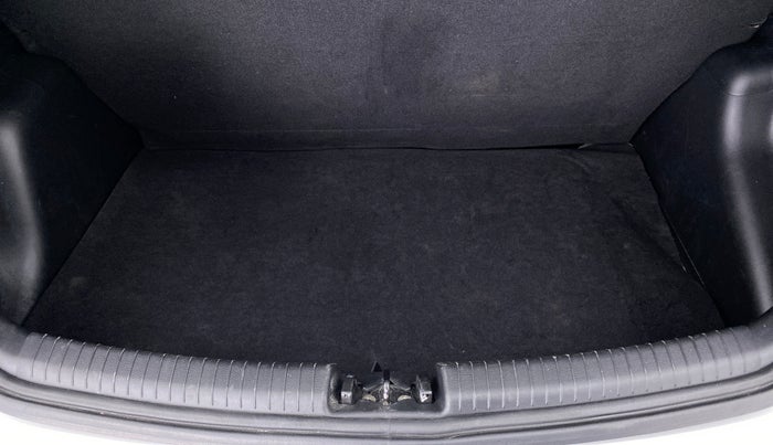 2015 Hyundai Grand i10 ASTA 1.2 AT VTVT, Petrol, Automatic, 57,941 km, Boot Inside