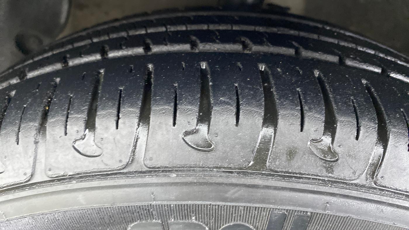 2015 Hyundai Grand i10 ASTA 1.2 AT VTVT, Petrol, Automatic, 57,941 km, Left Front Tyre Tread