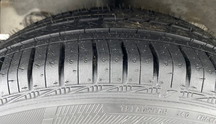 2015 Hyundai Grand i10 ASTA 1.2 AT VTVT, Petrol, Automatic, 57,941 km, Right Rear Tyre Tread