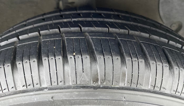 2015 Hyundai Grand i10 ASTA 1.2 AT VTVT, Petrol, Automatic, 57,941 km, Right Front Tyre Tread