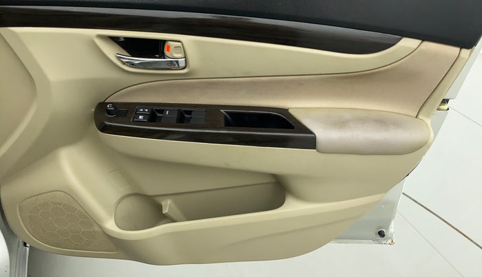2017 Maruti Ciaz DELTA 1.3 DDIS SHVS, Diesel, Manual, 85,766 km, Driver Side Door Panels Controls