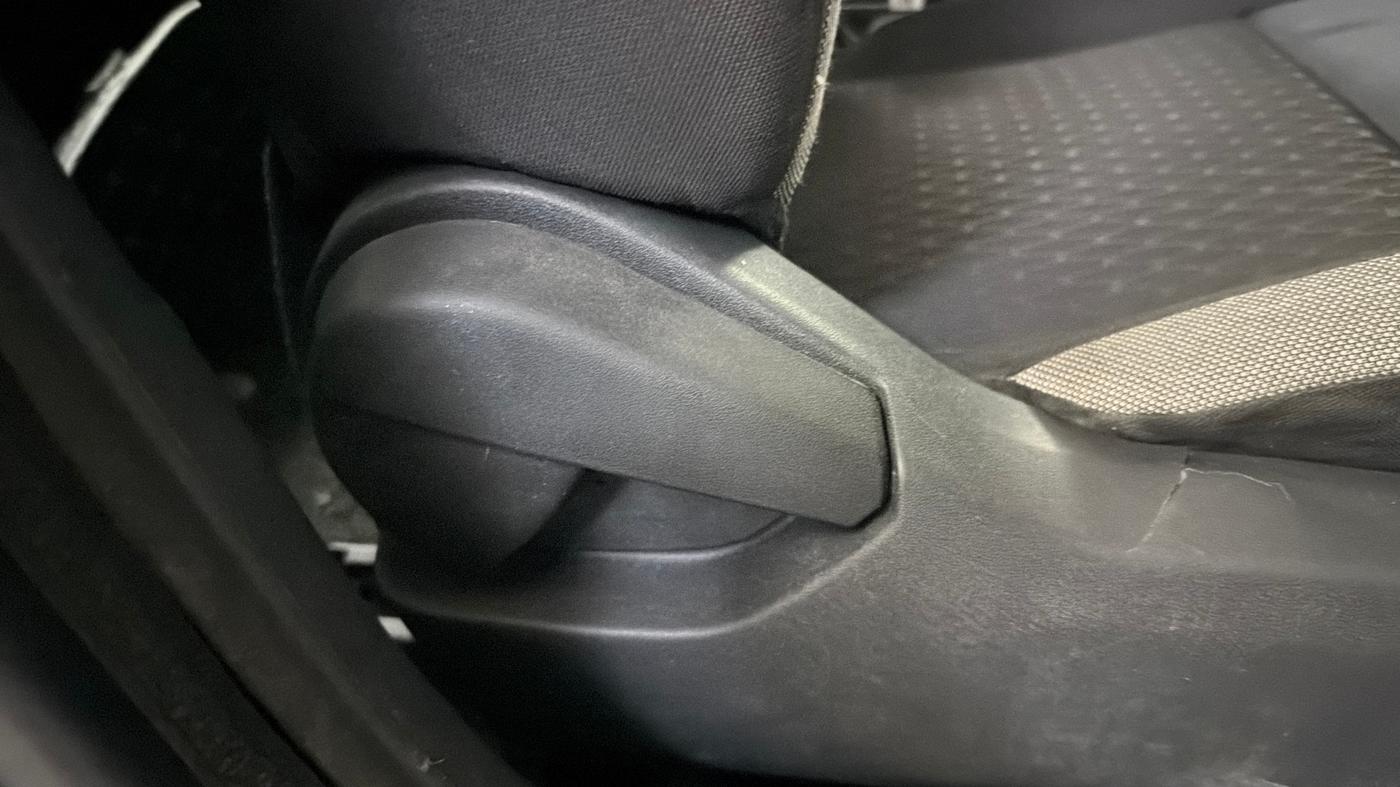 2023 Nissan MAGNITE XL, Petrol, Manual, 66,694 km, Driver Side Adjustment Panel