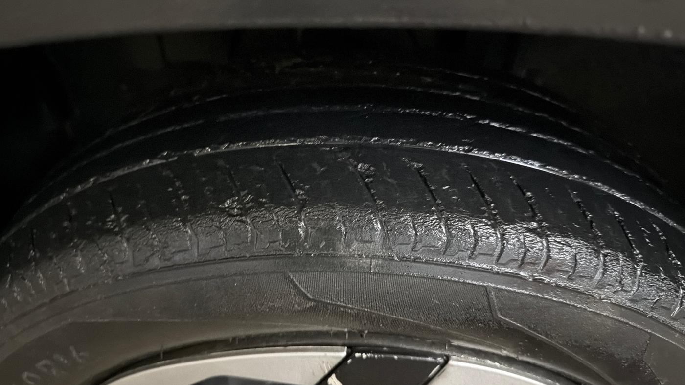 2023 Nissan MAGNITE XL, Petrol, Manual, 66,694 km, Left Front Tyre Tread