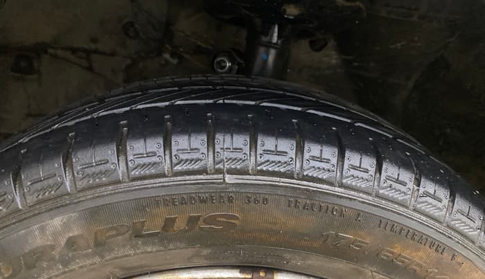 2013 Honda Amaze 1.2L I-VTEC E, Petrol, Manual, 1,01,584 km, Left Front Tyre Tread