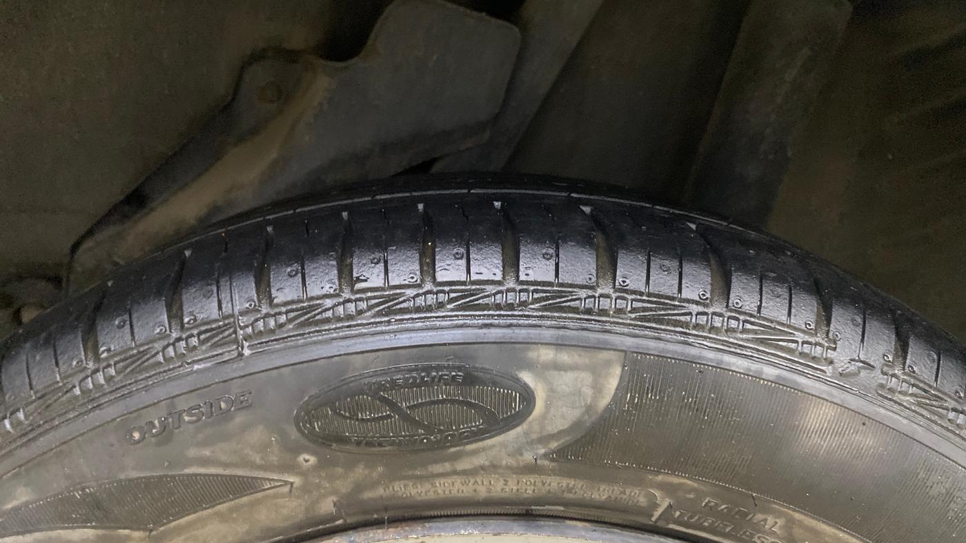 2013 Honda Amaze 1.2L I-VTEC E, Petrol, Manual, 1,01,615 km, Left Rear Tyre Tread