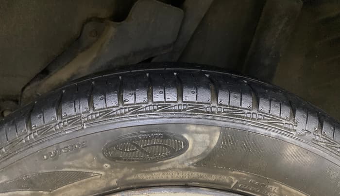 2013 Honda Amaze 1.2L I-VTEC E, Petrol, Manual, 1,01,584 km, Left Rear Tyre Tread