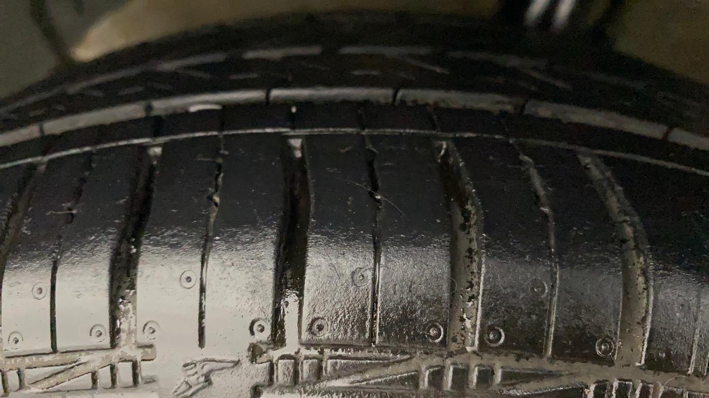 2016 Hyundai Grand i10 ASTA (O) AT 1.2 KAPPA VTVT, Petrol, Automatic, 59,715 km, Left Front Tyre Tread