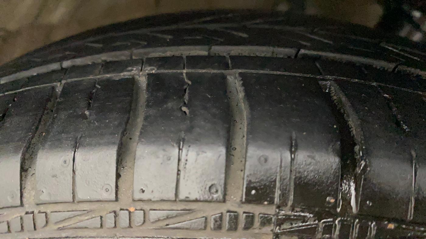 2016 Hyundai Grand i10 ASTA (O) AT 1.2 KAPPA VTVT, Petrol, Automatic, 59,715 km, Right Front Tyre Tread