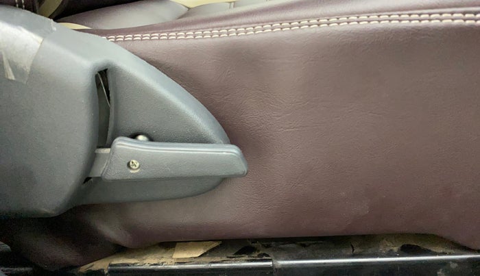 2017 Maruti Alto 800 LXI, Petrol, Manual, 24,157 km, Driver Side Adjustment Panel