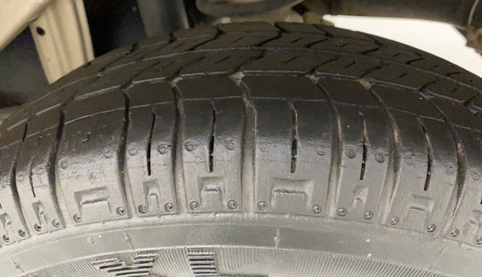 2017 Maruti Alto 800 LXI, Petrol, Manual, 24,157 km, Left Rear Tyre Tread