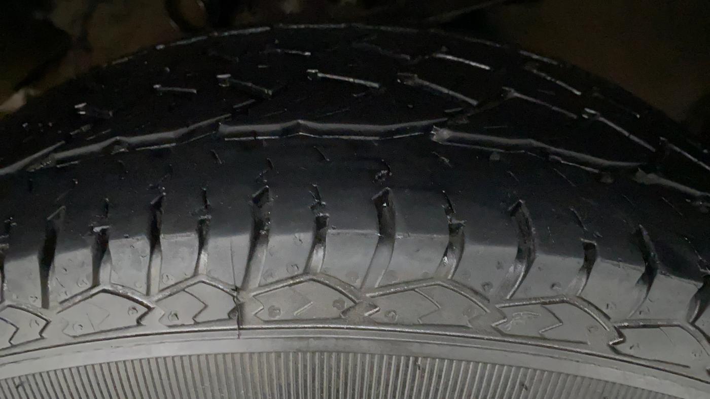 2019 Tata Hexa Varicor 400 XM, Diesel, Manual, 52,408 km, Right Rear Tyre Tread