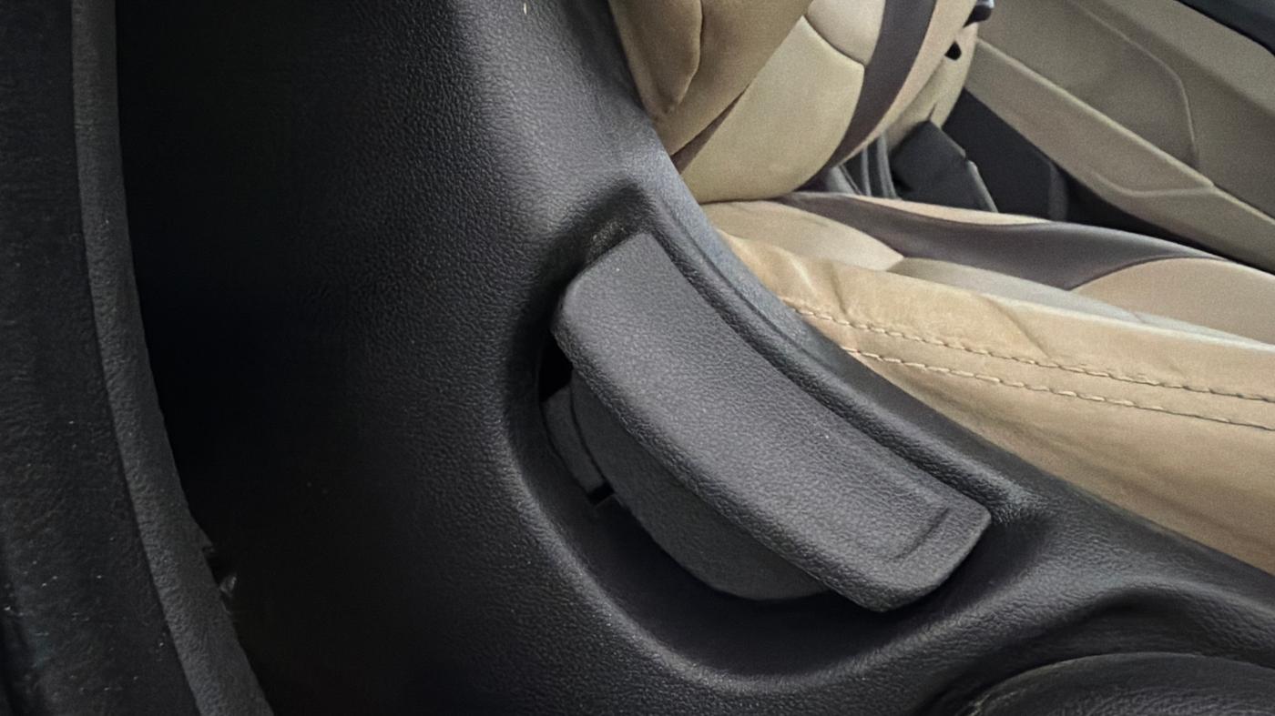 2019 Hyundai Verna 1.6 VTVT SX, Petrol, Manual, 91,225 km, Driver Side Adjustment Panel
