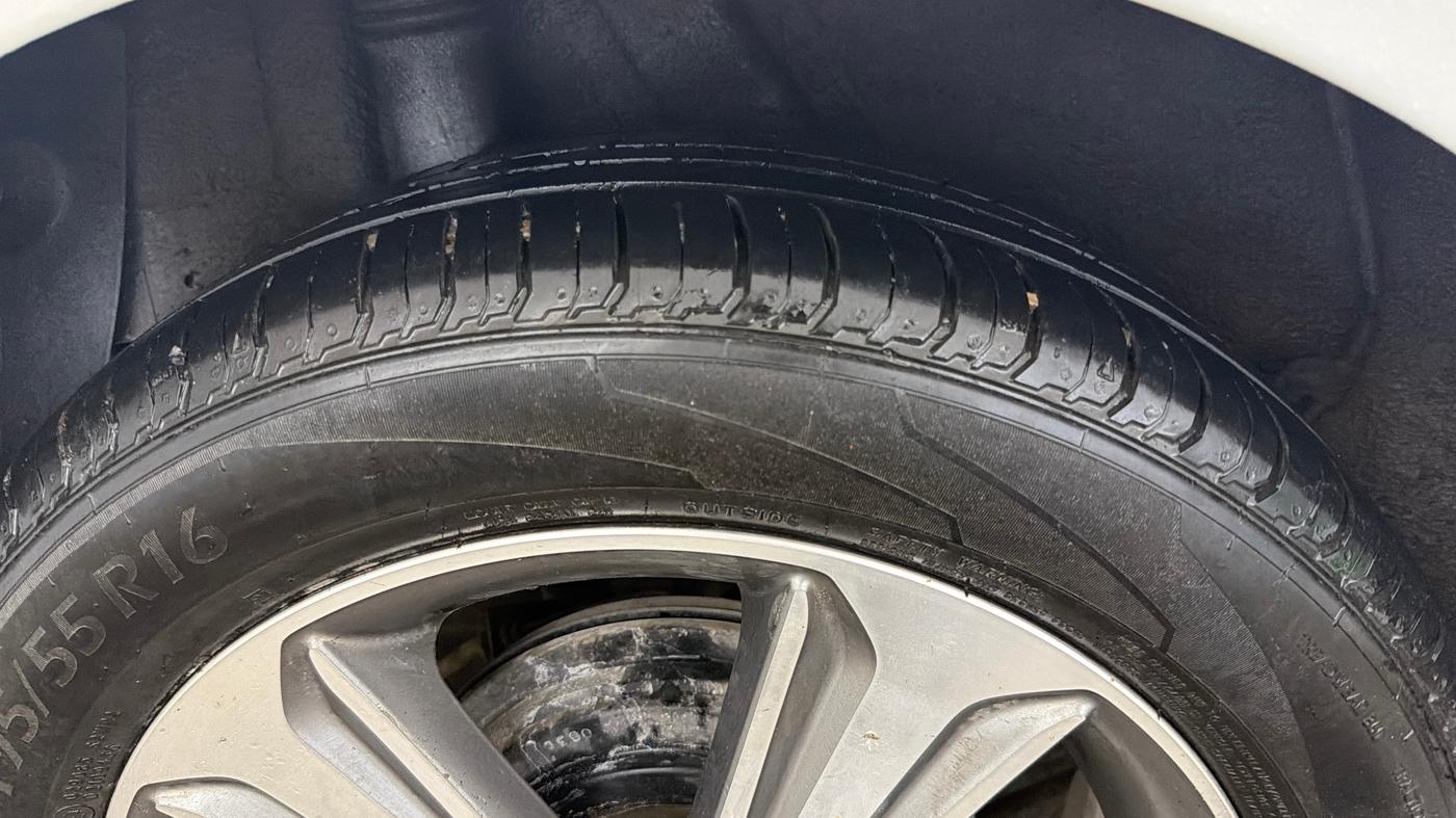 2019 Hyundai Verna 1.6 VTVT SX, Petrol, Manual, 91,225 km, Right Rear Tyre Tread