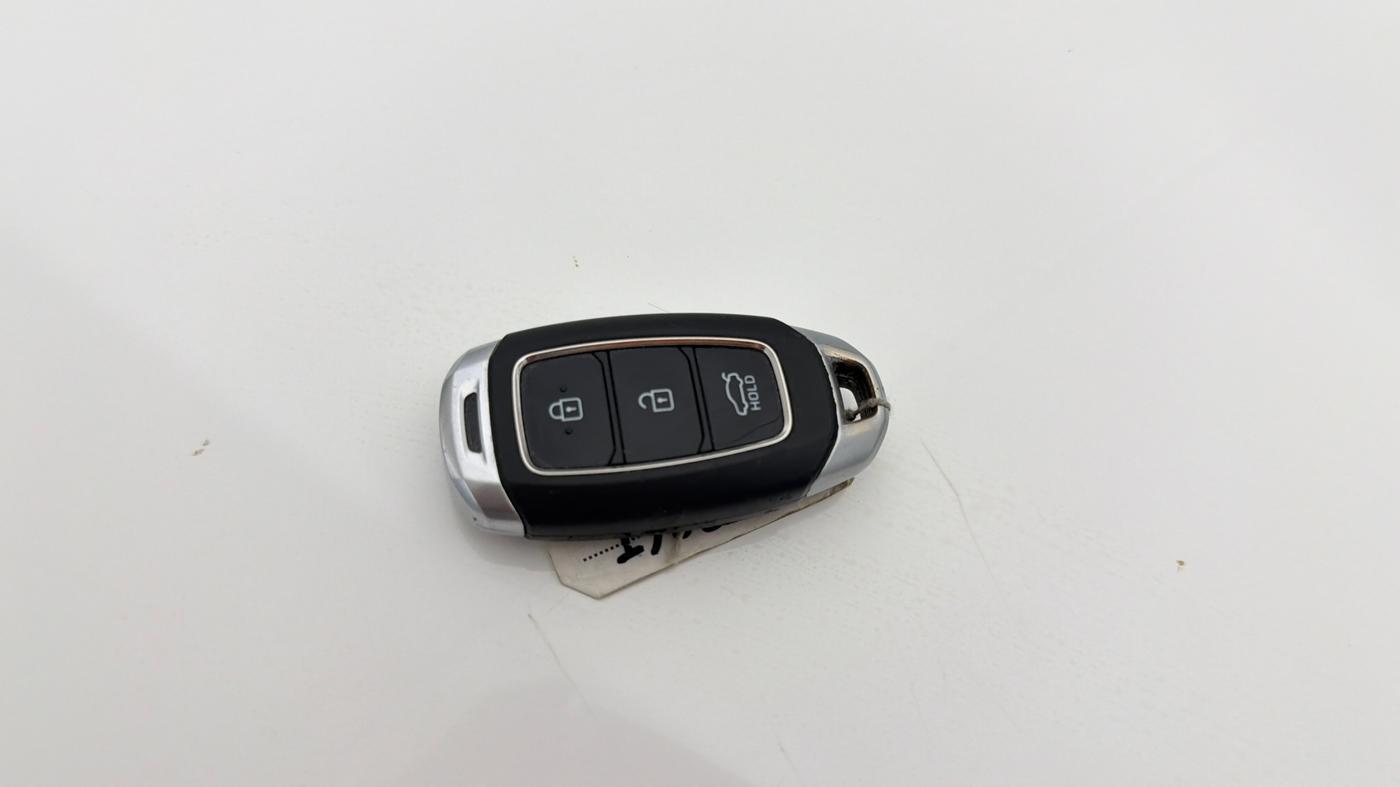 2019 Hyundai Verna 1.6 VTVT SX, Petrol, Manual, 91,225 km, Key Close Up