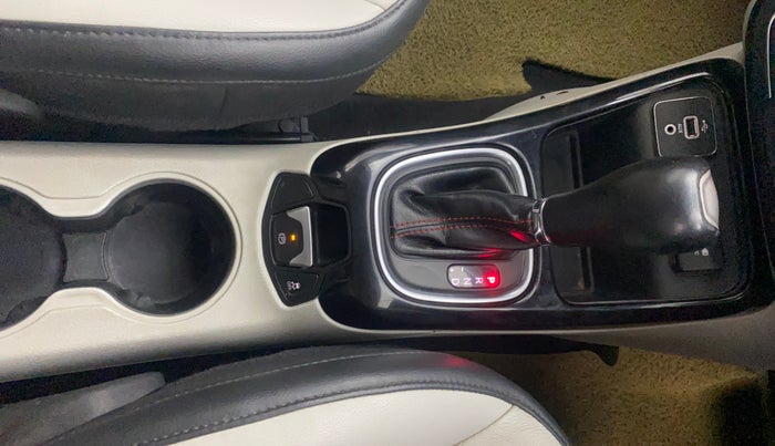 2018 Jeep Compass LIMITED 1.4 PETROL AT, Petrol, Automatic, 77,829 km, Gear Lever