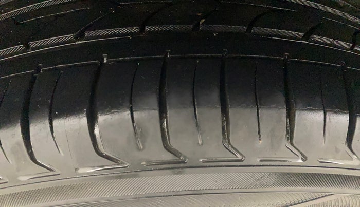 2018 Jeep Compass LIMITED 1.4 PETROL AT, Petrol, Automatic, 77,829 km, Right Rear Tyre Tread