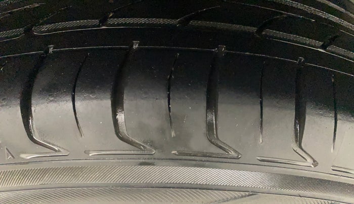 2018 Jeep Compass LIMITED 1.4 PETROL AT, Petrol, Automatic, 77,829 km, Left Rear Tyre Tread