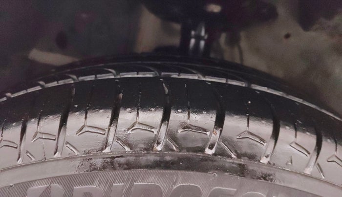 2016 Honda City 1.5L I-VTEC VX (O) MT, Petrol, Manual, 1,12,390 km, Left Front Tyre Tread