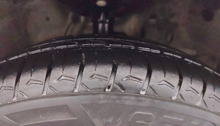 2016 Honda City 1.5L I-VTEC VX (O) MT, Petrol, Manual, 1,12,390 km, Right Front Tyre Tread