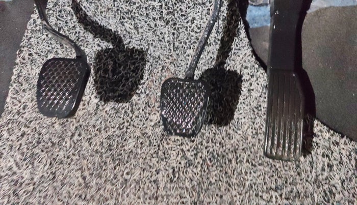 2016 Honda City 1.5L I-VTEC VX (O) MT, Petrol, Manual, 1,12,390 km, Pedals