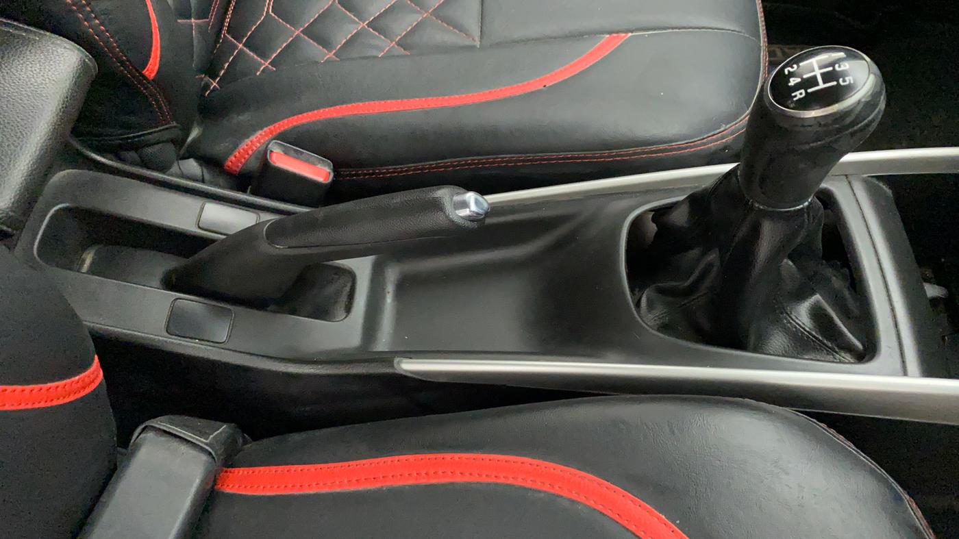 2017 Maruti Baleno DELTA PETROL 1.2, CNG, Manual, 1,01,522 km, Gear Lever